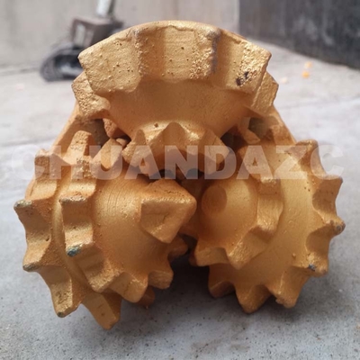 Pozos giratorios de perforación con dentadura de acero, perforación con trozos de tricona para aguas subterráneas/98 mm, perforación con trozos de roca con dentadura de tricona proveedor
